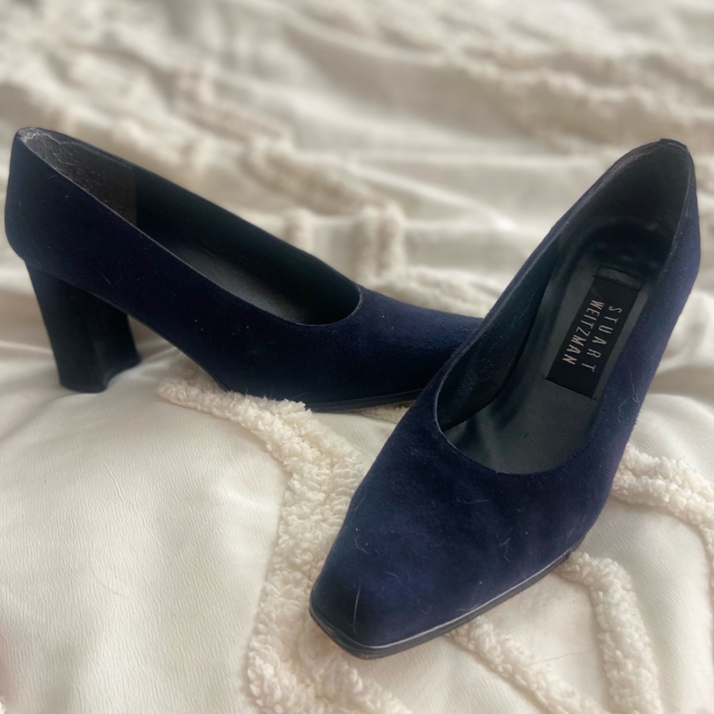 Stuart Weiztman navy suede power block heel size 6